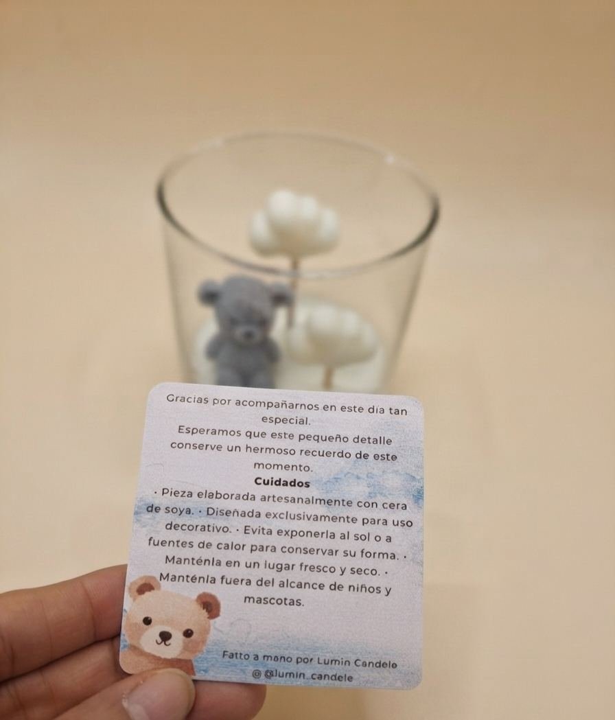 Vela de recuerdo de nacimiento Alan, presentación en caja con moño