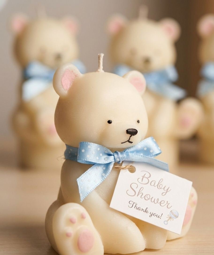 Referencia de vela personalizada con forma de oso para baby shower